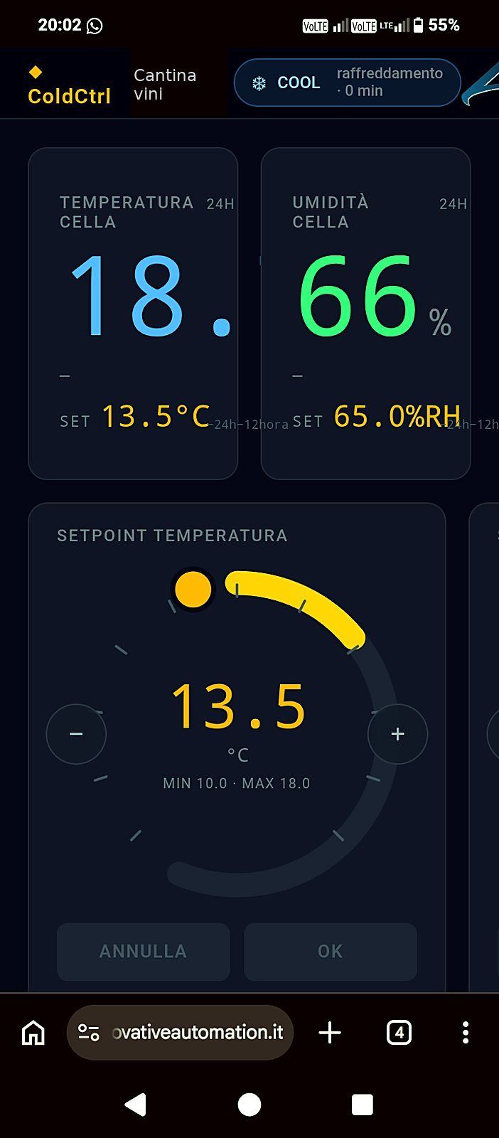 App ColdCtrl sul telefono con temperatura e umidità della cantina